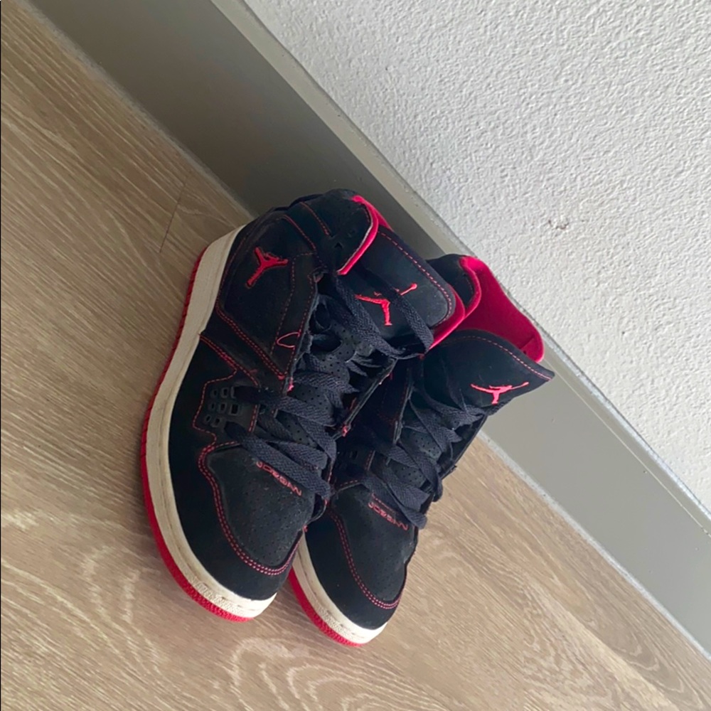 Women’s Jordan’s sz 6.5Y